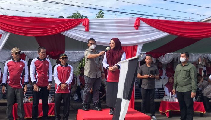 Bupati Berau Buka Karnaval dan Pawai Budaya di Teluk Bayur dalam Peringatan HUT RI ke-79