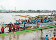 Kesultanan Gunung Tabur adakan Lomba Perahu Panjang, Bupati : Mari kita Dukung Olahraga Tradisional