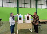 Mencoblos di TPS 2 Gurimbang, Madri Pani Ajak Pendukungnya Wujudkan Pilkada Damai