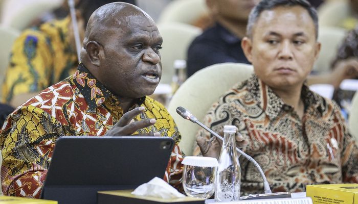 “Emergency Condition”, Menteri HAM Natalius Pigai Sebut Tak Punya Program 100 Hari Kerja