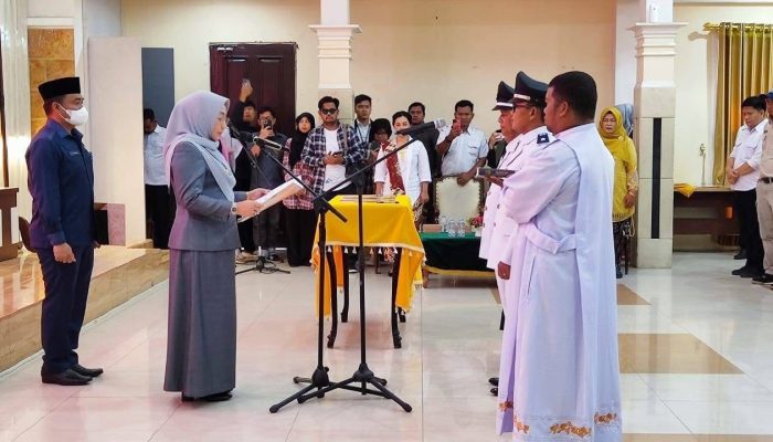 Bupati Berau Lantik dan Ambil Sumpah Dua Pj Kepala Kampung.
