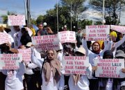 “Cukup Uang Panai Aja yang Naik, Air Jangan”: Aksi Kreatif Perempuan Berau Kenaikan Tarif Air