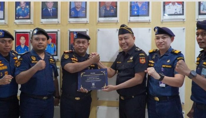 Dukungan Program NLE, KSOP Gresik Raih Penghargaan Raih Penghargaan dari DJBC
