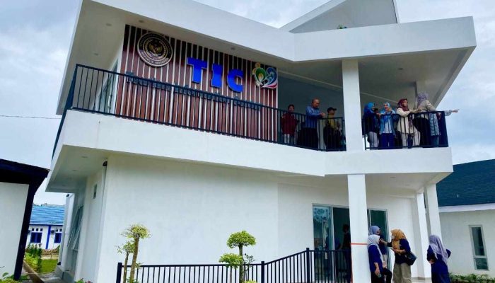 Thamrin Apresiasi Pembangunan Gedung TIC di Tanjung Batu