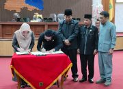 DPRD dan Pemkab Berau Menandatangani MoU Raperda Tahun 2025, Berikut Rinciannya