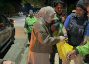 Bupati Sri Juniarsih Mas Gelar Sahur on the Road, Bagikan Sembako untuk Ojek Online
