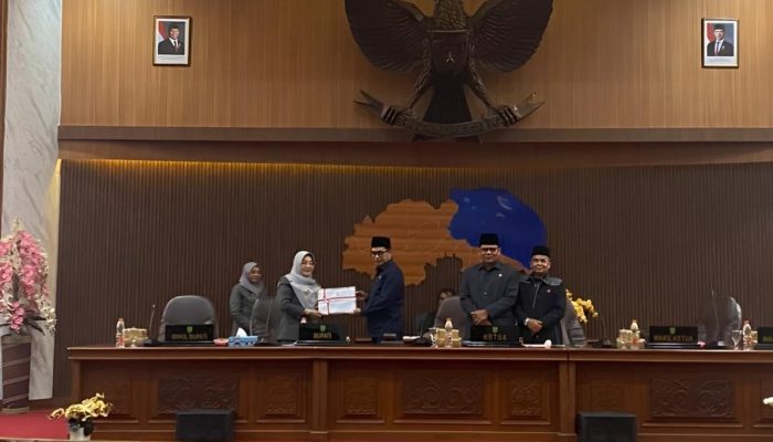 Rapat Paripurna LKPJ Bupati 2024: DPRD Tekankan Evaluasi Anggaran dan Realisasi Janji Politik